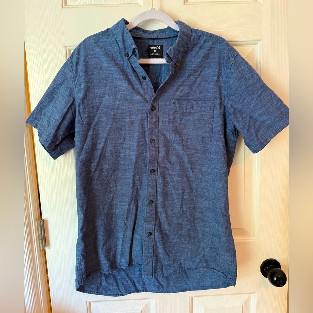 Hurley Blue Casual short sleeve Button Down Shirt Sz Medium